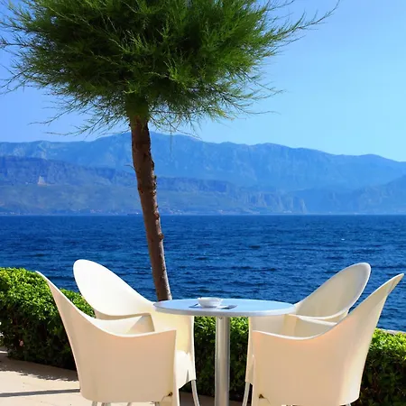 Pastura 4* بوستيرا