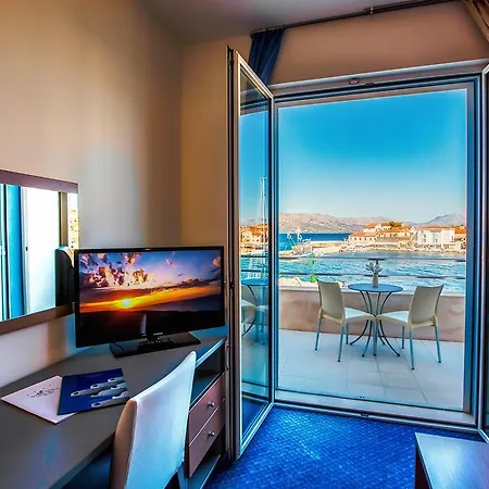 Pastura 4* بوستيرا