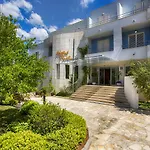 Pastura Hotel